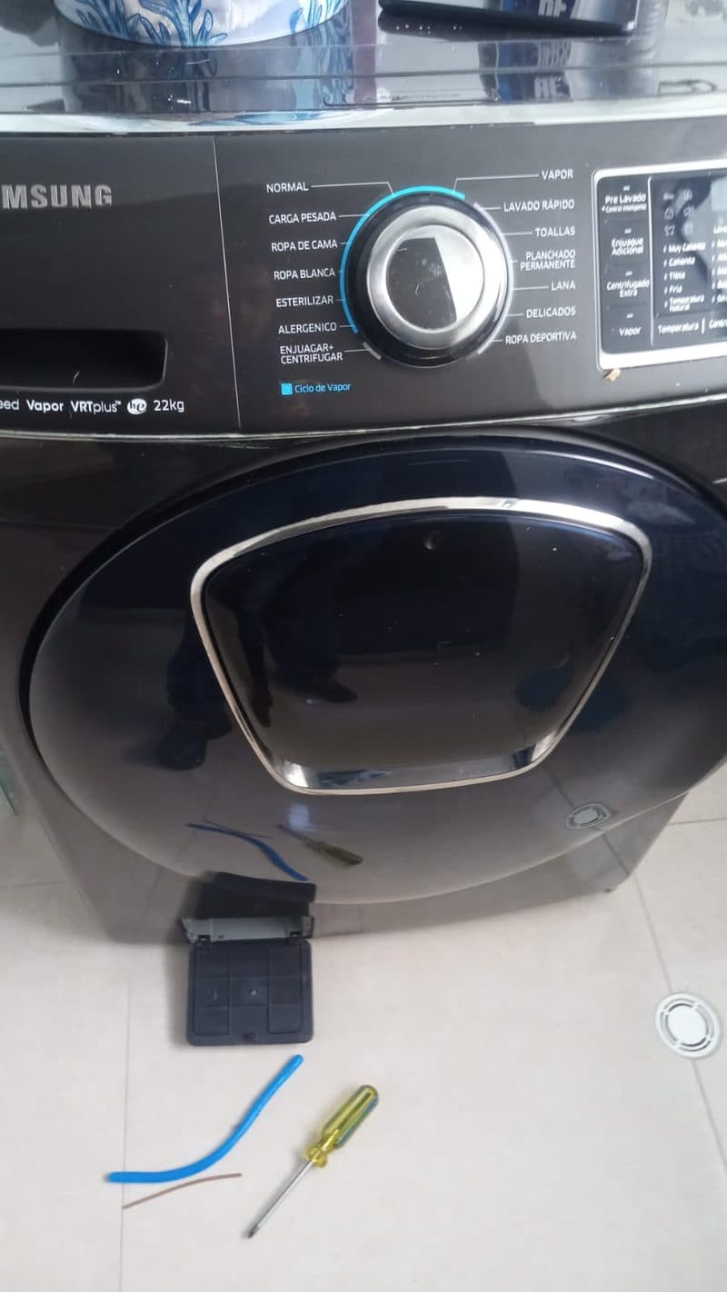 Lavadora Samsung reparada — cambio de pieza