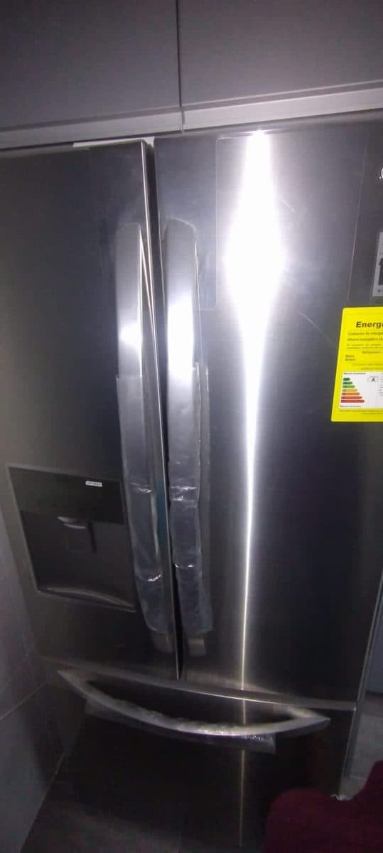 Nevera french door instalada — técnico a domicilio